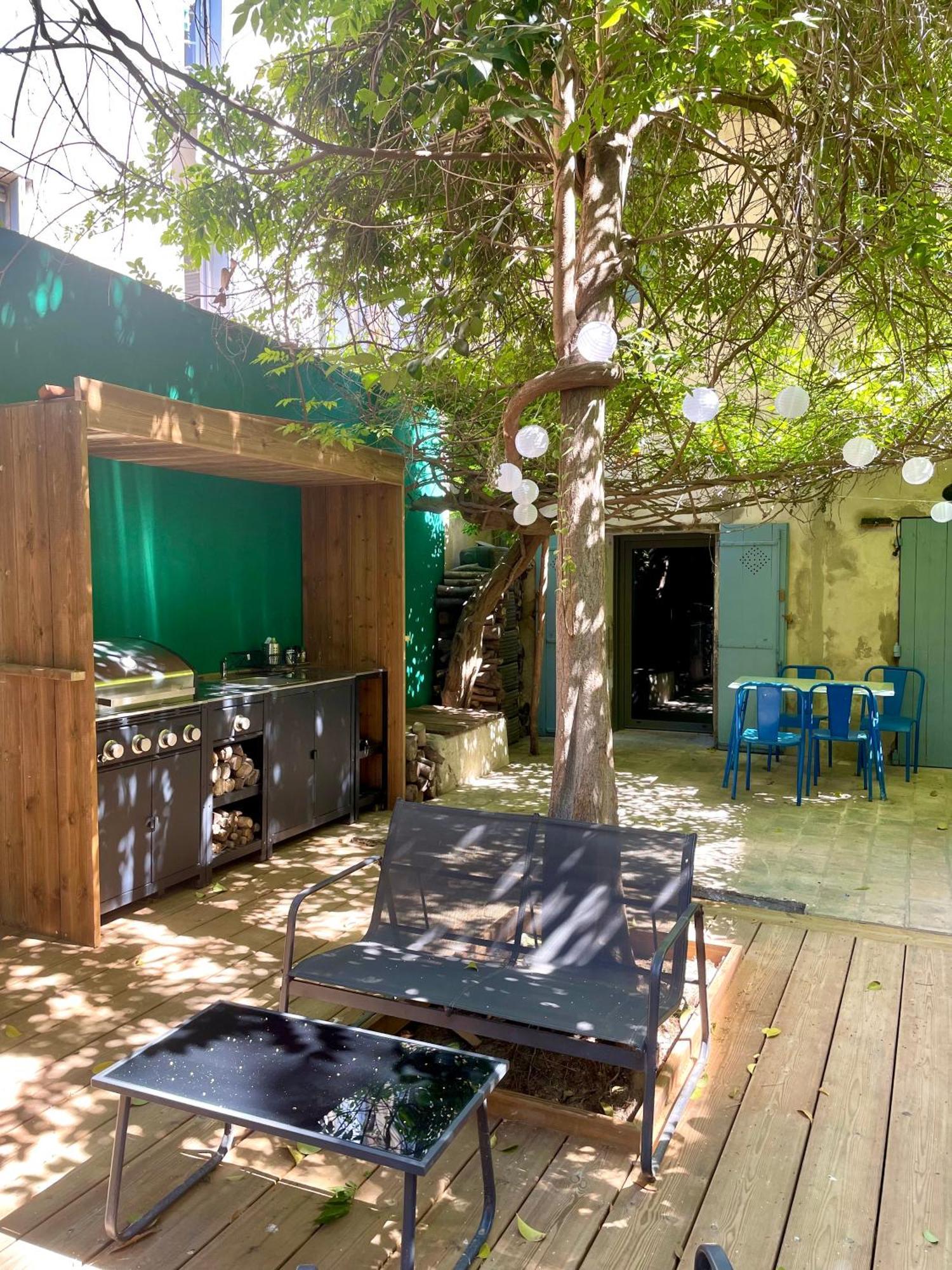 Grande Sur Jardin Dans Centre Montpellier